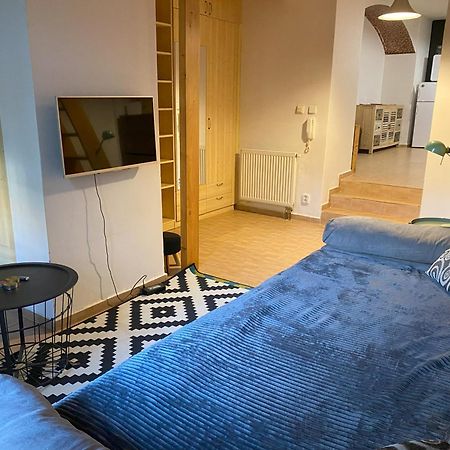 Cozy Garden Apartment In The Heart Of Прага Екстер'єр фото
