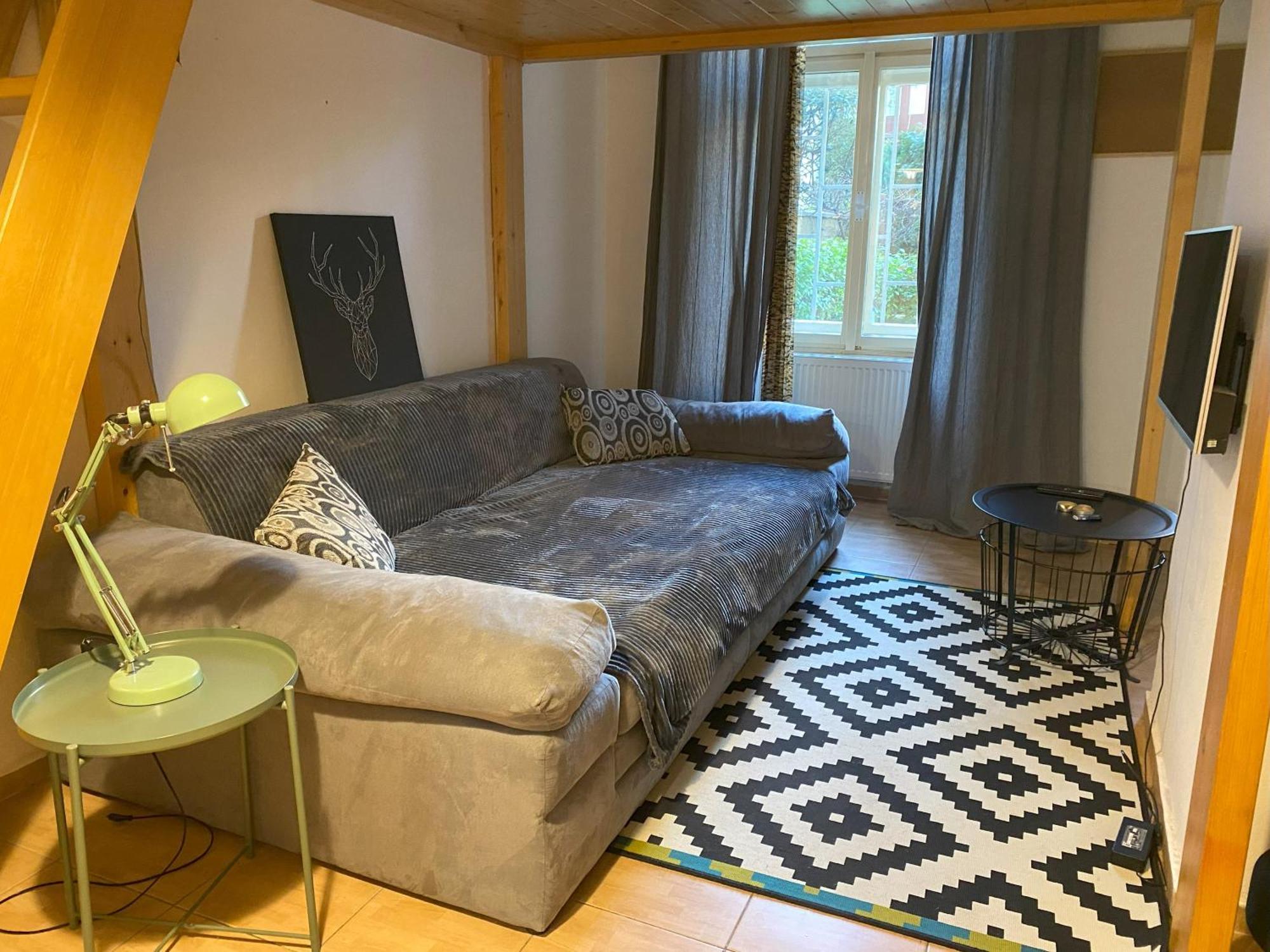 Cozy Garden Apartment In The Heart Of Прага Екстер'єр фото