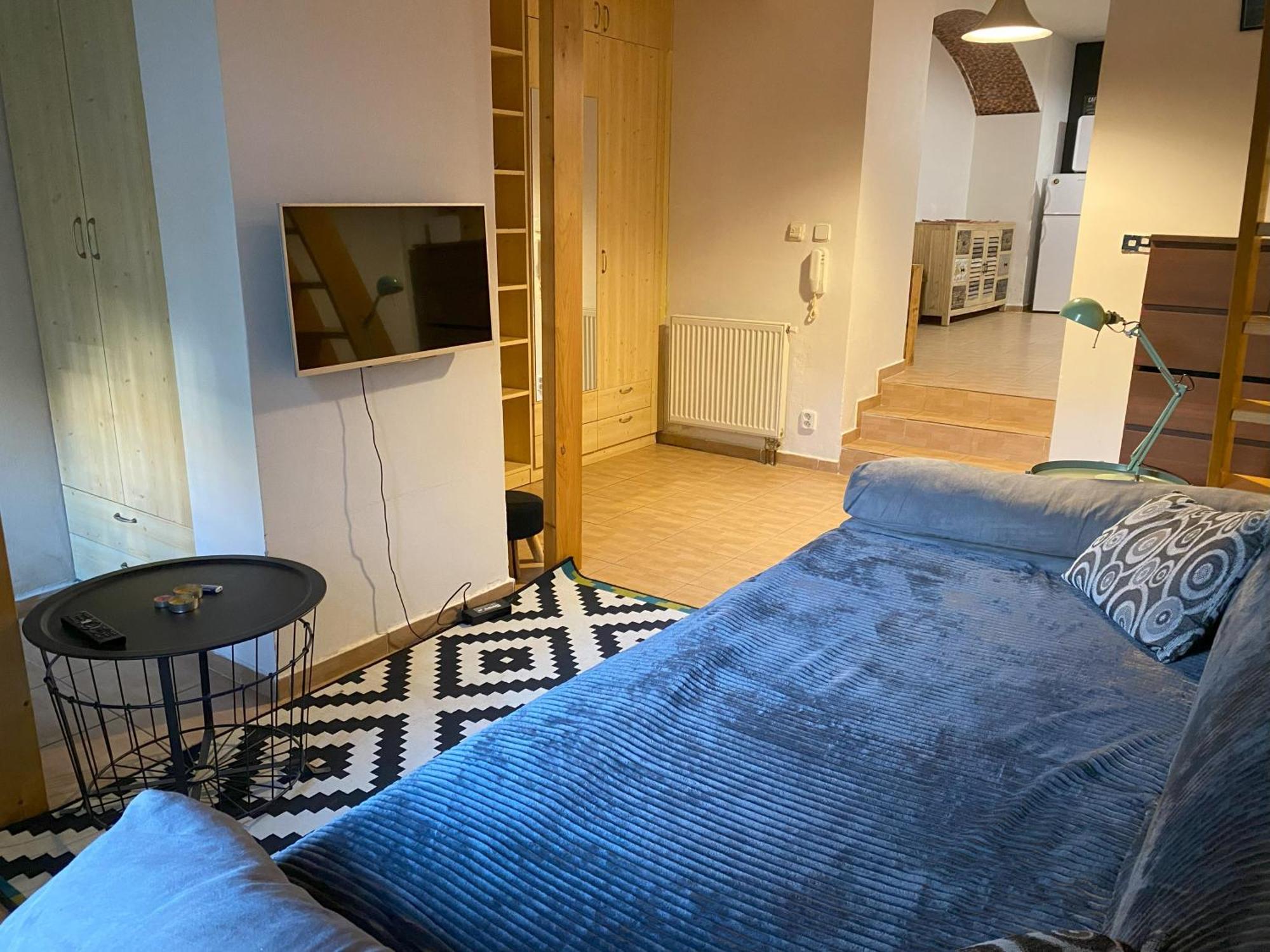Cozy Garden Apartment In The Heart Of Прага Екстер'єр фото