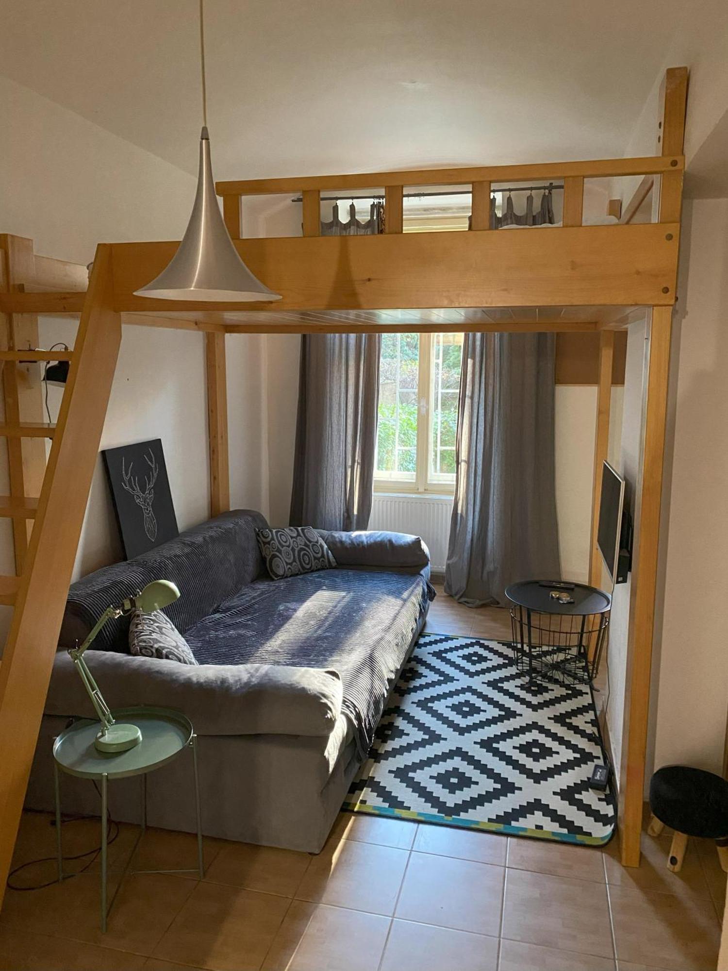 Cozy Garden Apartment In The Heart Of Прага Екстер'єр фото